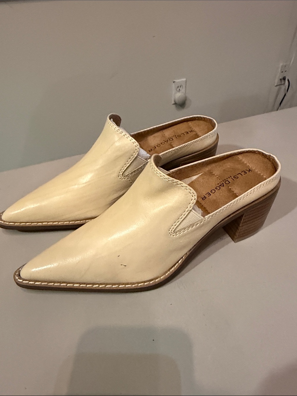 Kelsi Dagger Cream Leather Pointed Mule Loafers